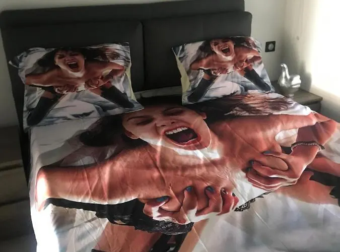 Appartement Quartier Naturiste Colline 4 *