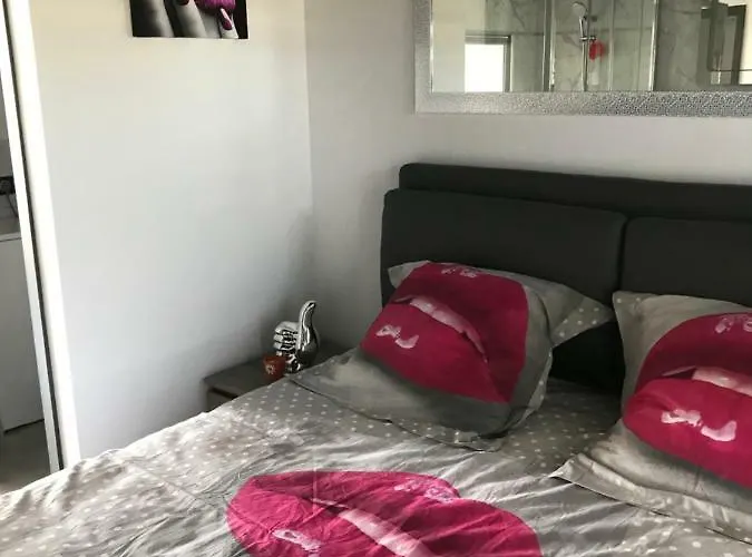 Quartier Naturiste Colline 4 *