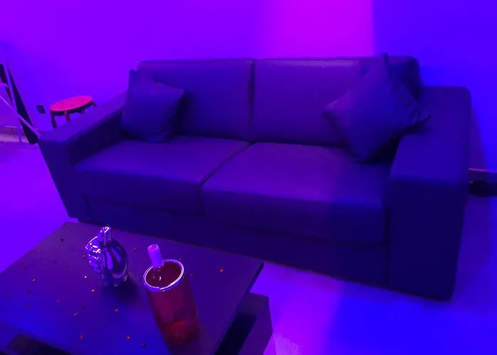 Quartier Naturiste Colline 4 アパート